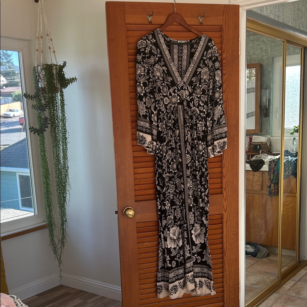 Nostalgia Black and White Floral Long Sleeve Dress